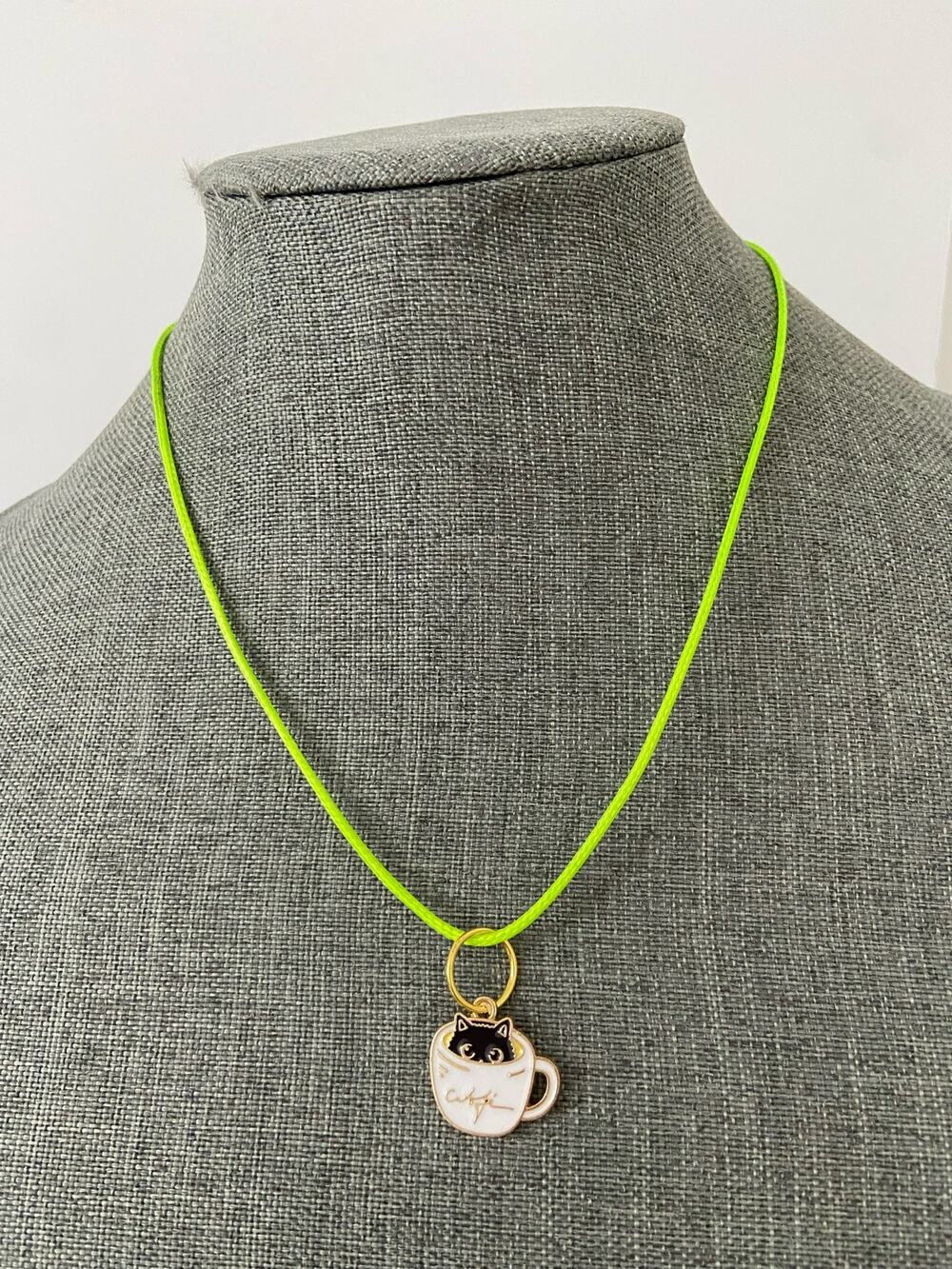cat pendant necklace